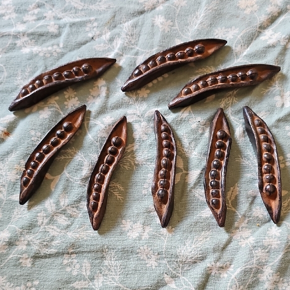 Rustic Brown pea Pod Shaped Decor Pieces petrified wood metallic place holds
